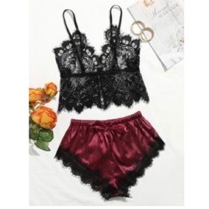 Black Lingerie Bralette ♥️